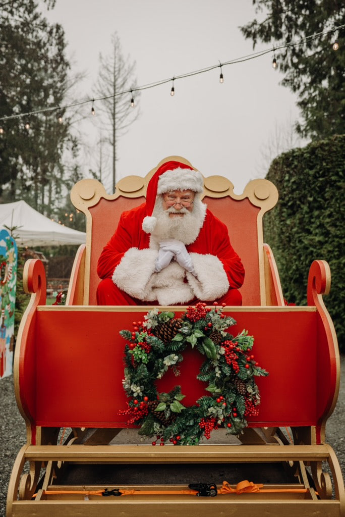 Photo with Santa at Murphy's Tree Farm